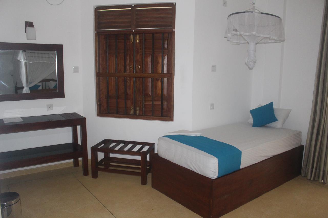 Malee Villa Matara Bagian luar foto